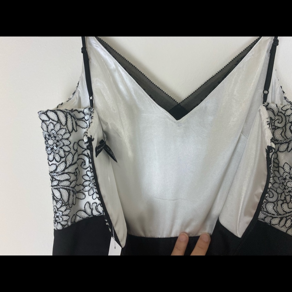 White House Black Market Jumpsuit - Picture 5 of 12